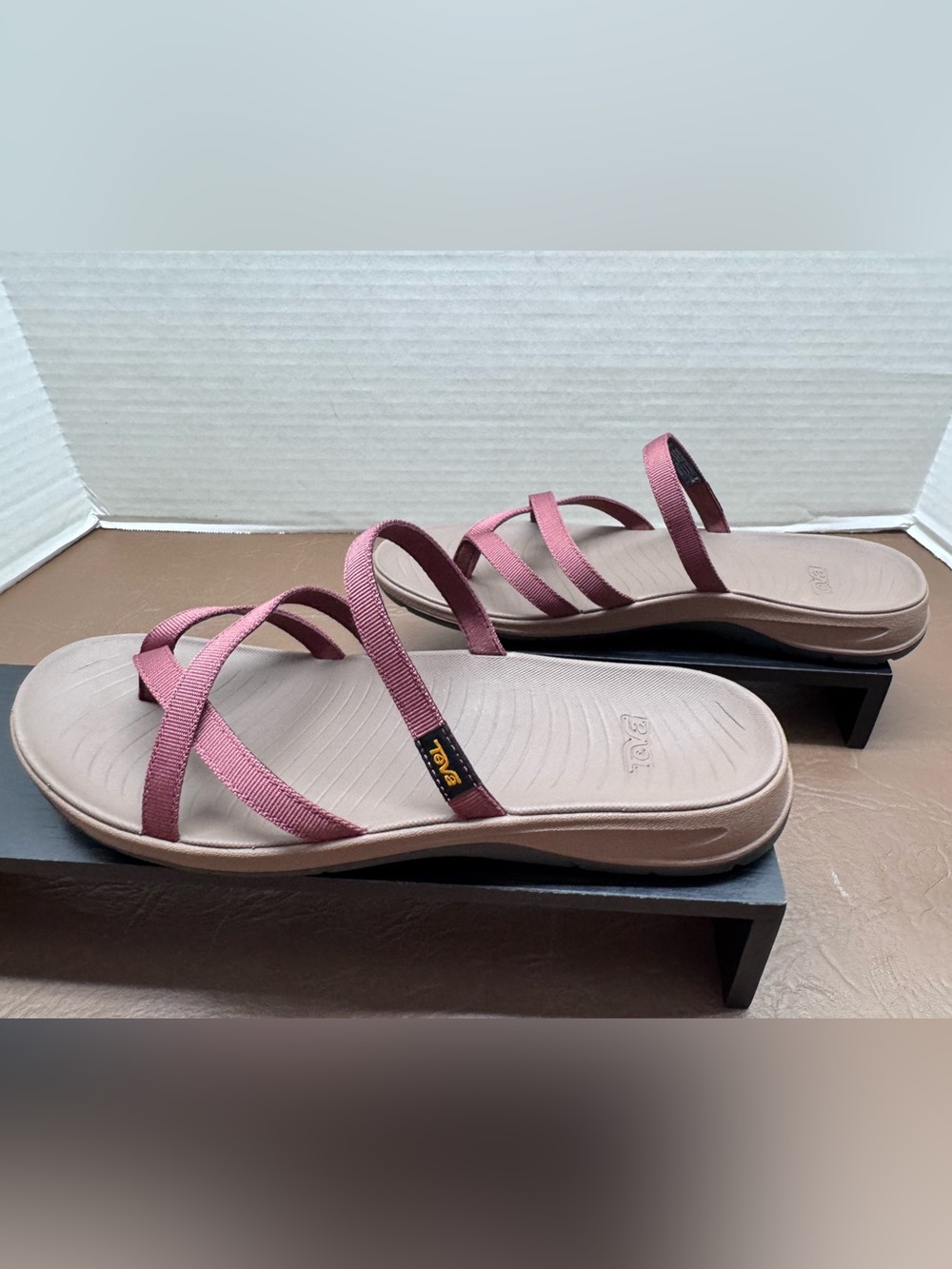 Teva Women's TirraTraveler Mahogany Strappy Slip-On Flip-Flop Sandals Size 10 - Picture 5 of 10